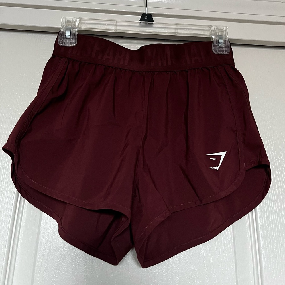 Gymshark loose training shorts, burgundy